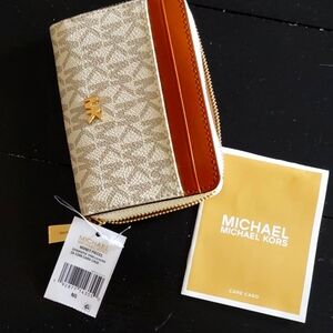 NWT Michael Kors Vanilla coin and Card Case